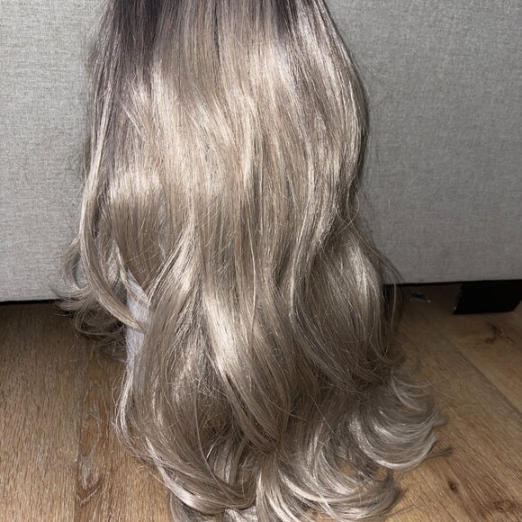 Long Ash Blonde Lace Front Wig | 22” Loose Waves | Cool Tone Rooted NWT #J - Picture 14 of 15